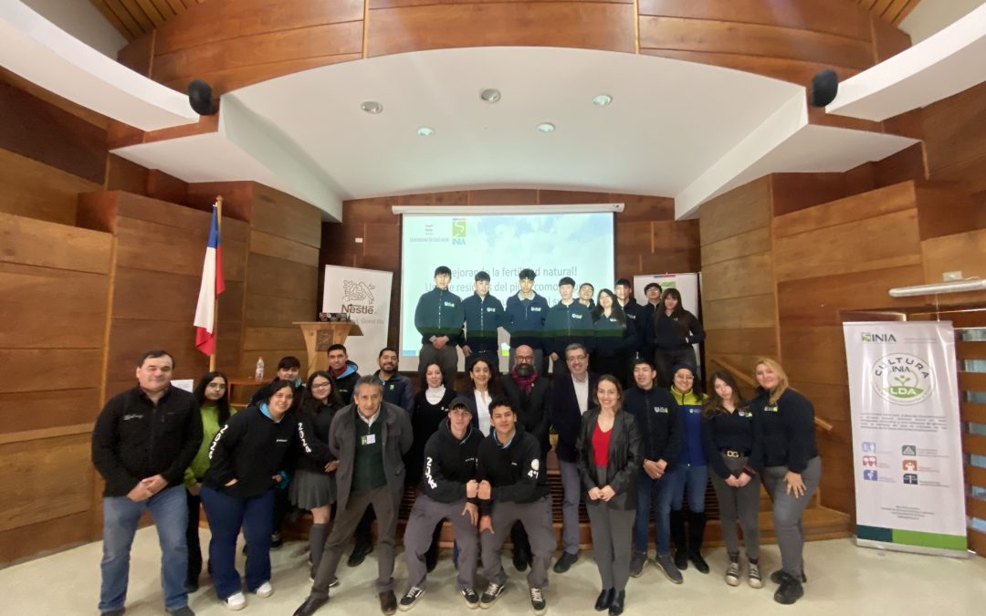 Estudiantes de Osorno participan en workshop de agricultura regenerativa organizado por INIA y Nestlé Chile
