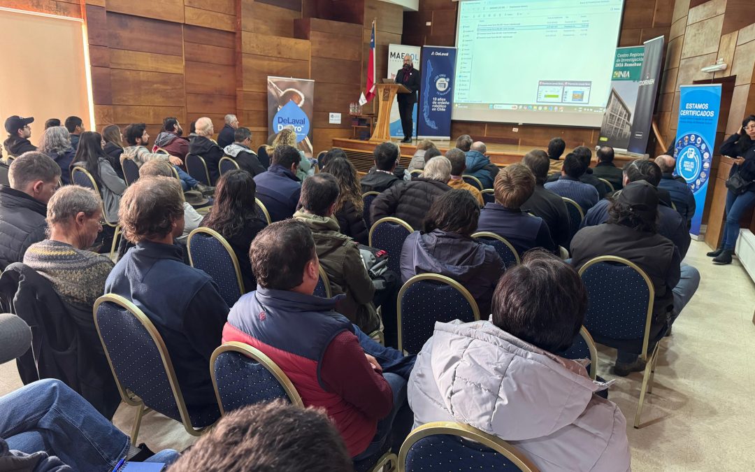 Seminario abordó desafíos y experiencias en sistemas de ordeño robótico de vacas lecheras
