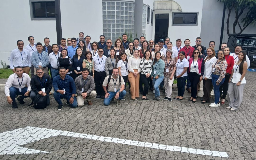 Profesionales de INIA La Platina se capacitan en Costa Rica para fortalecer la agricultura segura y sustentable