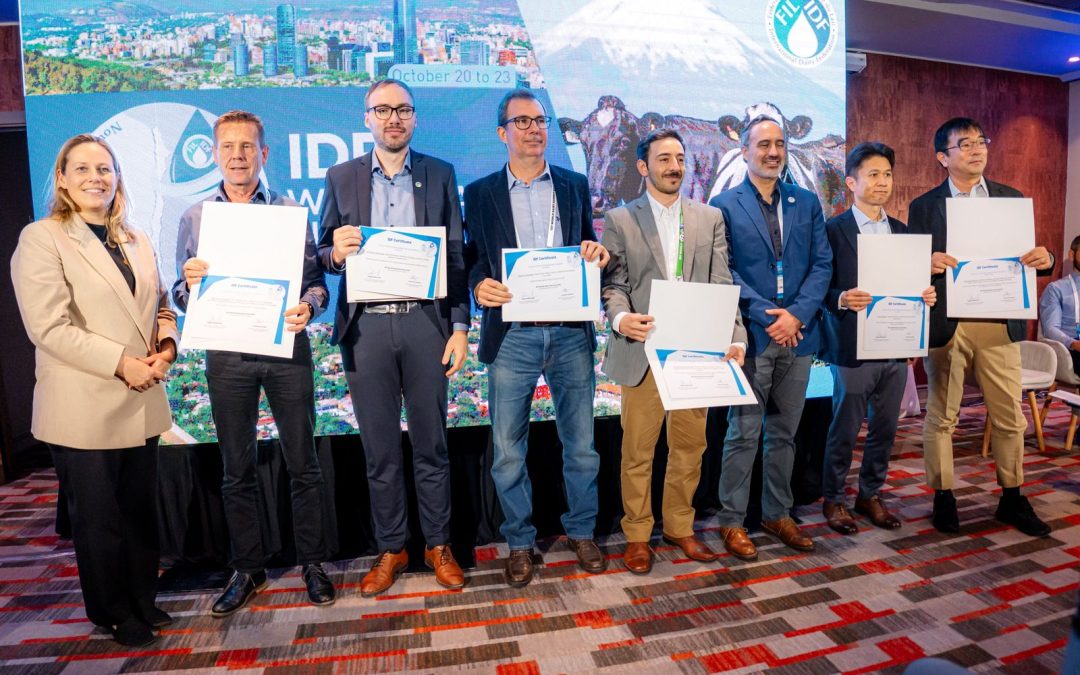 Investigador de INIA Remehue fue uno de los ganadores del concurso de pósteres de la Cumbre Mundial de la Leche 2025