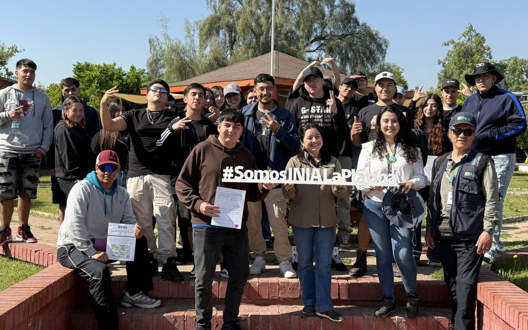 Estudiantes del área agrícola fortalecen su aprendizaje sobre cambio climático en terreno junto a INIA La Platina